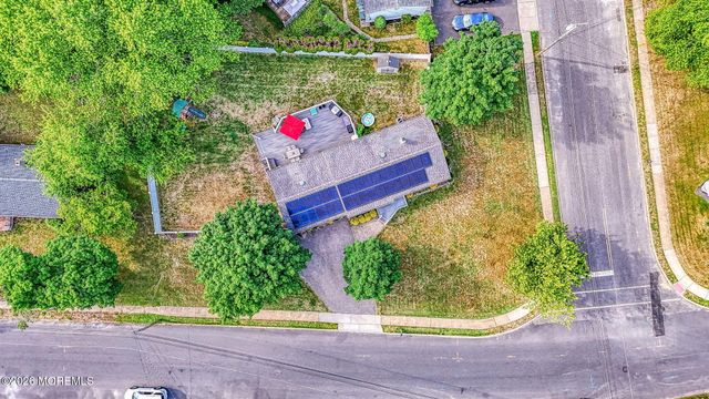 32 Brookside Drive, Howell, NJ 07731
