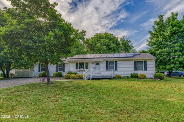 32 Brookside Drive, Howell, NJ 07731