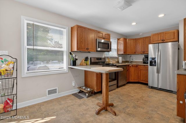 32 Brookside Drive, Howell, NJ 07731
