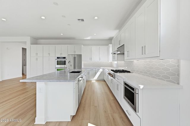 10734 N MCKINNEY Street, Surprise, AZ 85388