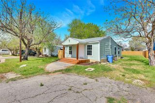 211 E Burton ST, Manor, TX 78653