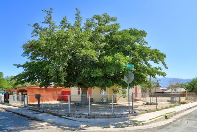 202 Garcia Street NE, Albuquerque, NM 87123