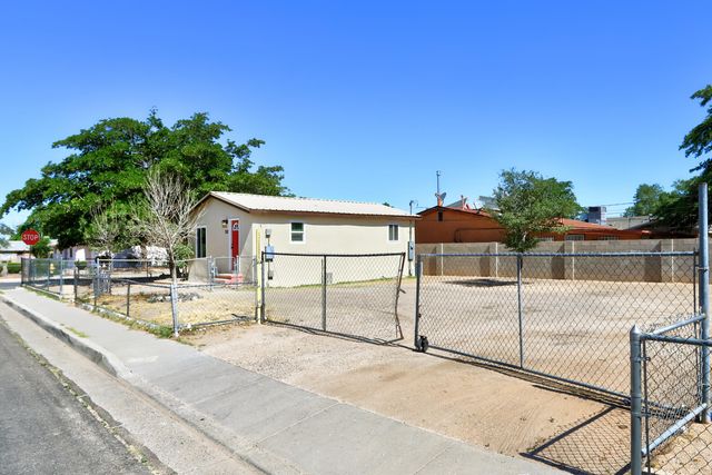 202 Garcia Street NE, Albuquerque, NM 87123