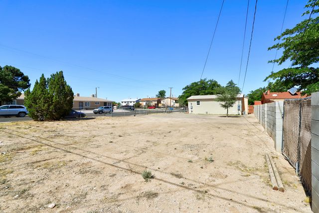 202 Garcia Street NE, Albuquerque, NM 87123
