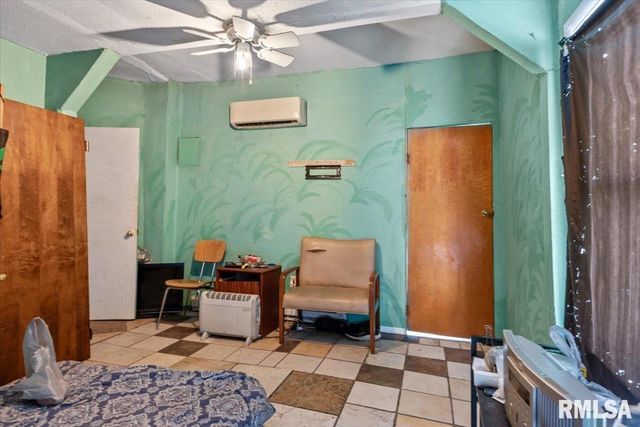 922 - 924 N 4TH Street, Springfield, IL 62702