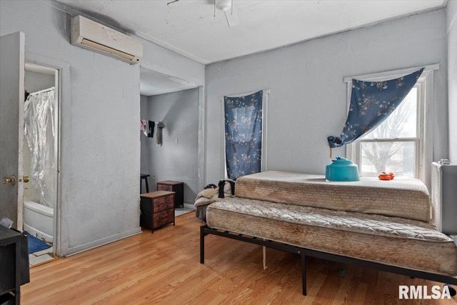 922 - 924 N 4TH Street, Springfield, IL 62702