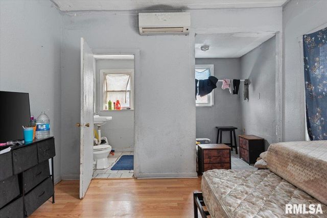 922 - 924 N 4TH Street, Springfield, IL 62702