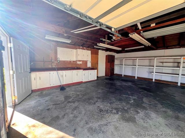 3707 Caney Road, Henryville, IN 47126