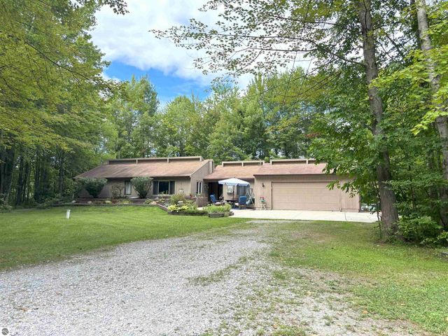 6849 E Baseline Road, Mt Pleasant, MI 48858