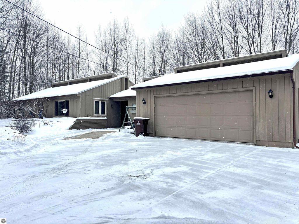 Image 2 of property listing at 6849 E Baseline Road, Mt Pleasant, MI 48858