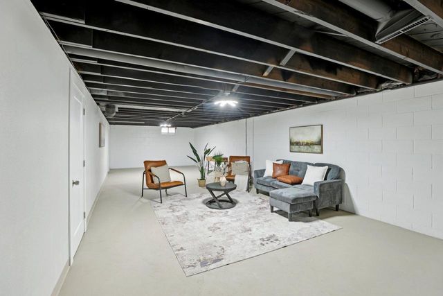 2432 Skyline DRIVE, Beloit, WI 53511