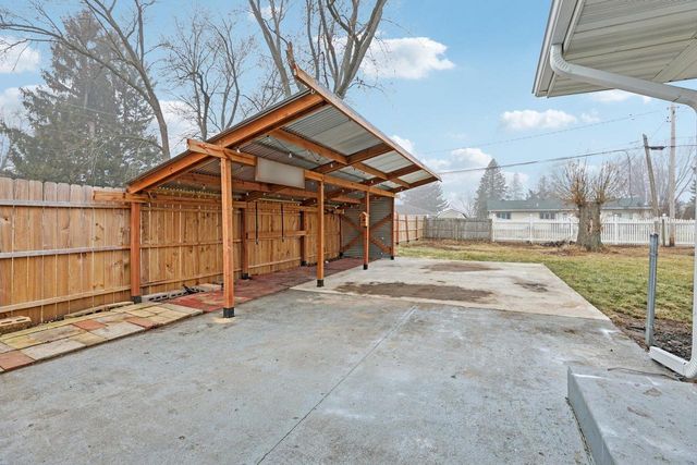 2432 Skyline DRIVE, Beloit, WI 53511