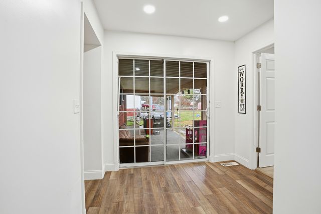 218 Center Street, Florence, KY 41042