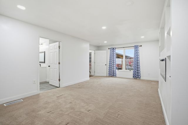 218 Center Street, Florence, KY 41042