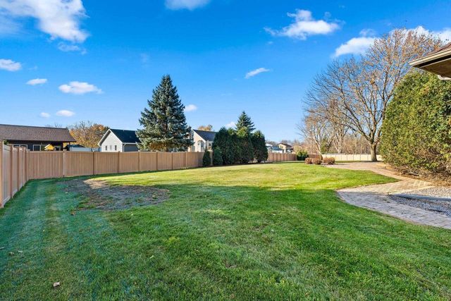 3117 W TWIN WILLOW COURT, Appleton, WI 54914