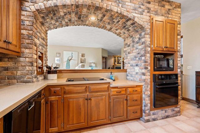 3117 W TWIN WILLOW COURT, Appleton, WI 54914