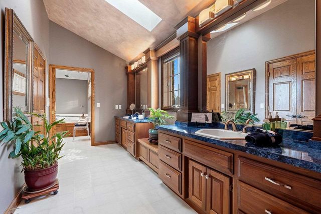 3117 W TWIN WILLOW COURT, Appleton, WI 54914