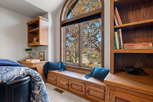 3117 W TWIN WILLOW COURT, Appleton, WI 54914