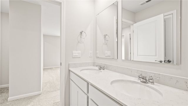 2823 Netherfield Circle, Troy, OH 45373