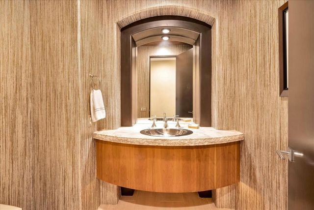 45730 Indian Canyon Road, Indian Wells, CA 92210