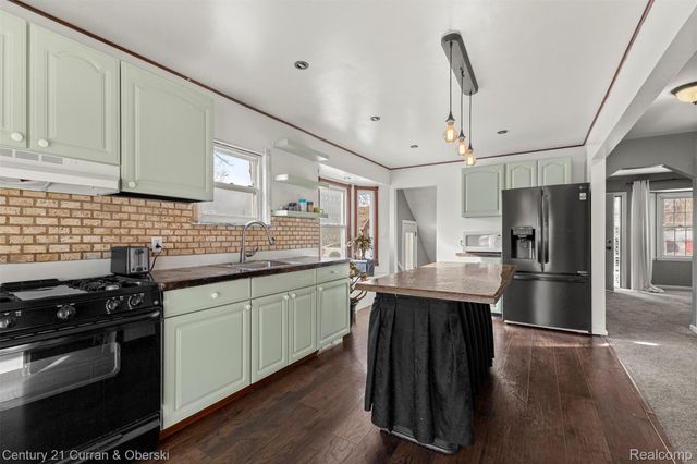 18022 Harman Street, Melvindale, MI 48122