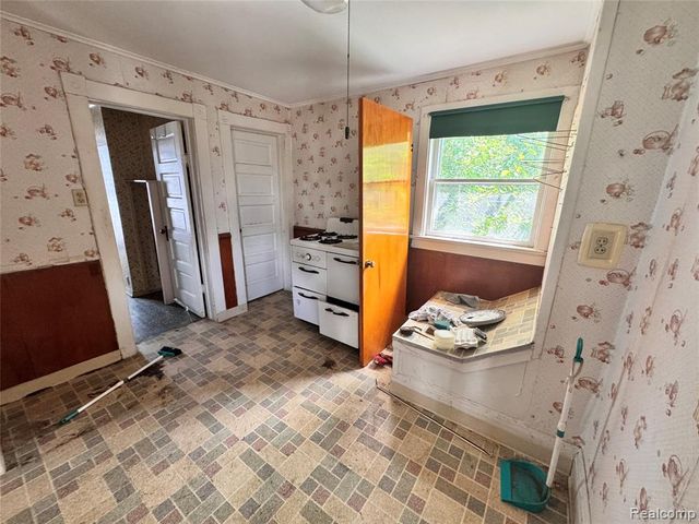 414 S Bates Street, Saginaw, MI 48602