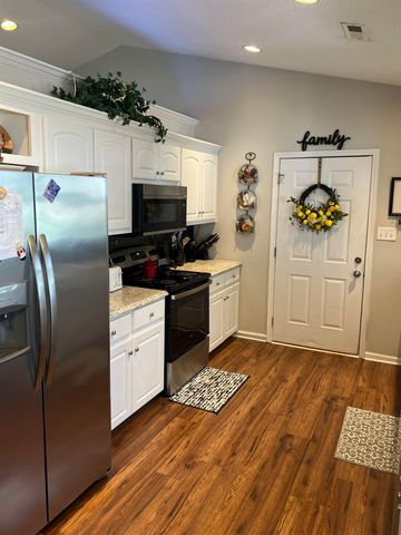 231 Summer Lady Lane, Boiling Springs, SC 29316