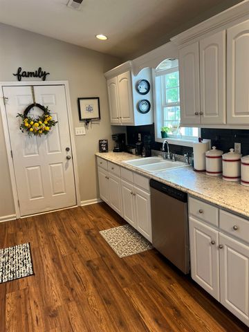 231 Summer Lady Lane, Boiling Springs, SC 29316