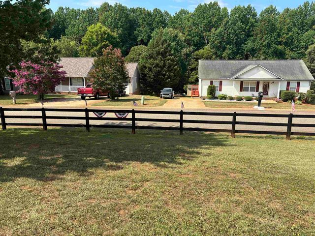 231 Summer Lady Lane, Boiling Springs, SC 29316