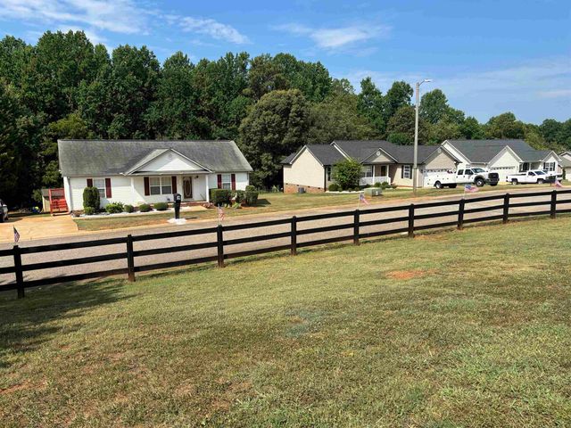 231 Summer Lady Lane, Boiling Springs, SC 29316