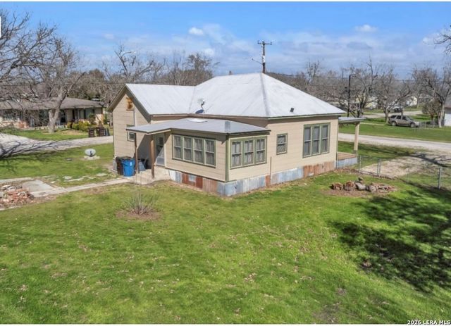 301 N Cunningham, Marion, TX 78124