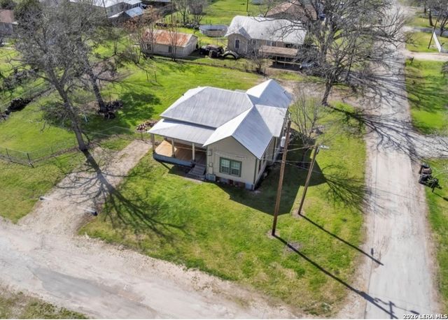 301 N Cunningham, Marion, TX 78124