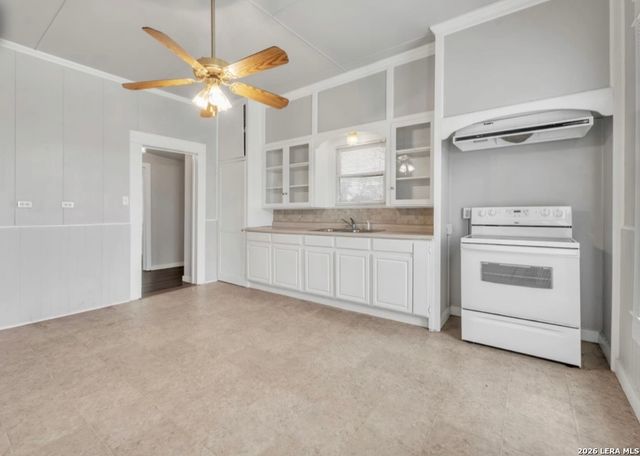 301 N Cunningham, Marion, TX 78124