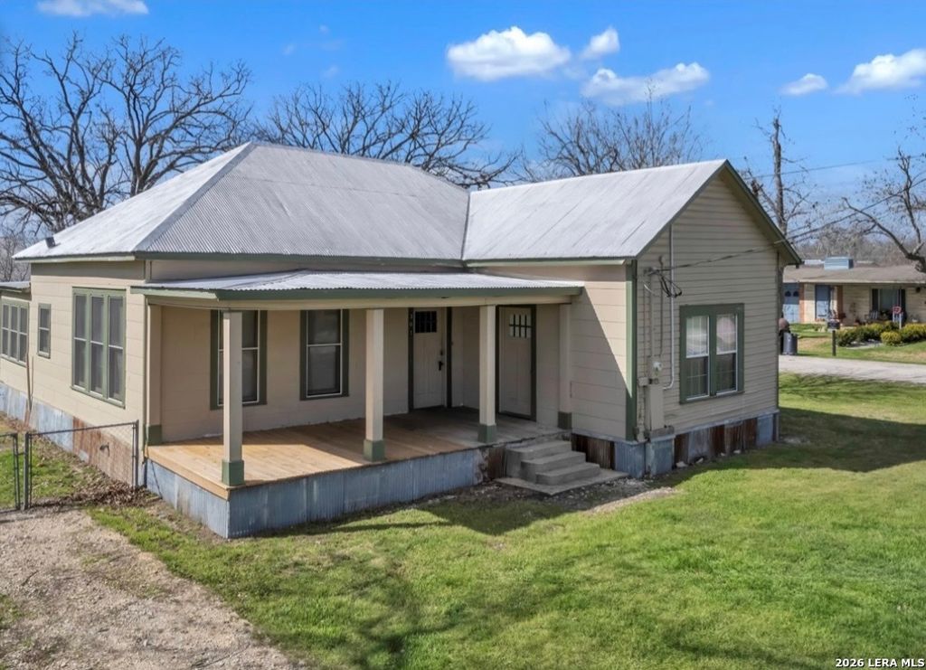 301 N Cunningham, Marion, TX 78124
