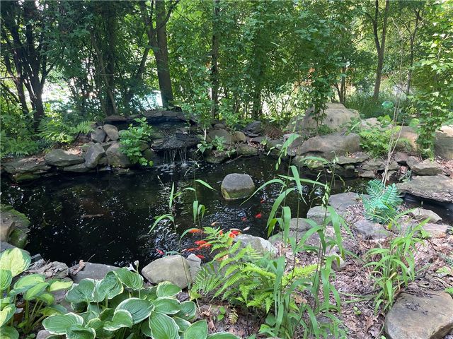 329 Stoneybrooke Drive, Cheswick, PA 15024