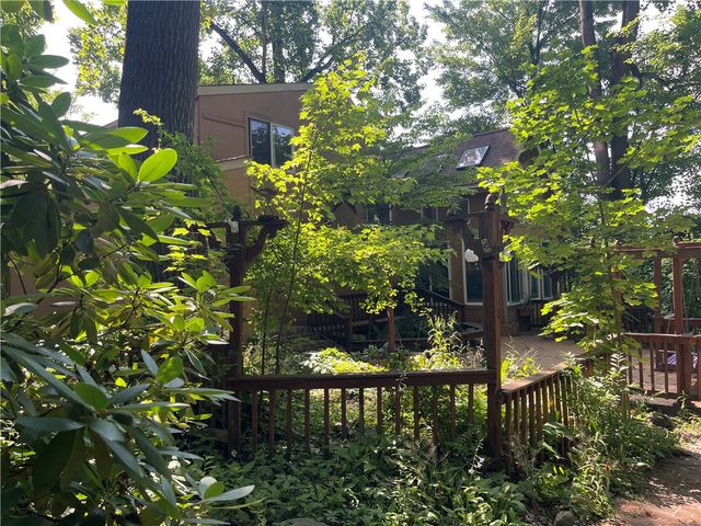 329 Stoneybrooke Drive, Cheswick, PA 15024