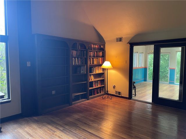 329 Stoneybrooke Drive, Cheswick, PA 15024
