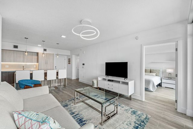 111 SE 1ST Avenue 406, Delray Beach, FL 33444