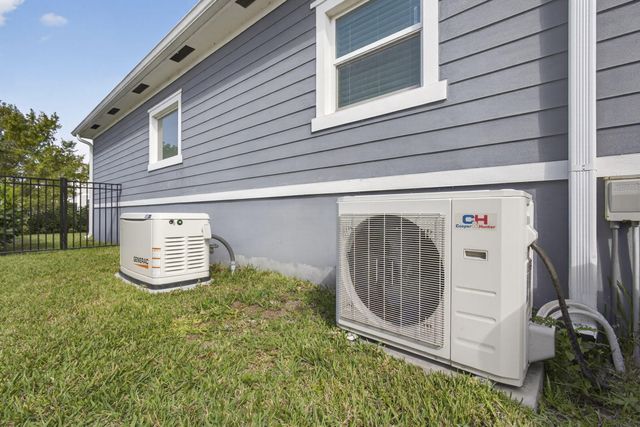 1109 Deer Haven Drive, Loxahatchee, FL 33470