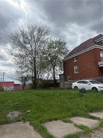 7332 Idlewild St, Homewood Brushton, PA 15208