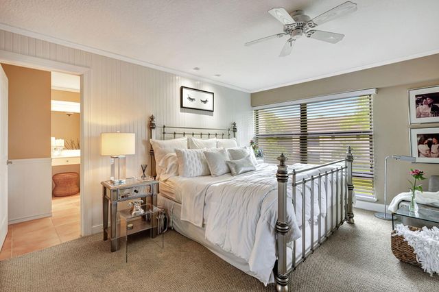 6890 Willow Wood Drive 206, Boca Raton, FL 33434