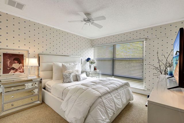 6890 Willow Wood Drive 206, Boca Raton, FL 33434