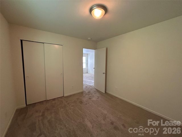 3015 Meadow Knoll Drive, Charlotte, NC 28269