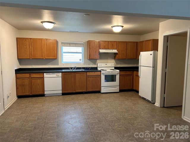 3015 Meadow Knoll Drive, Charlotte, NC 28269