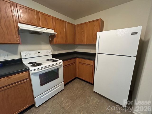 3015 Meadow Knoll Drive, Charlotte, NC 28269