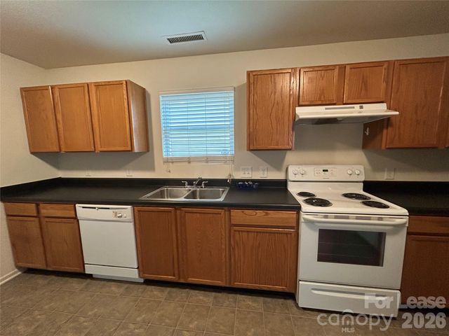 3015 Meadow Knoll Drive, Charlotte, NC 28269