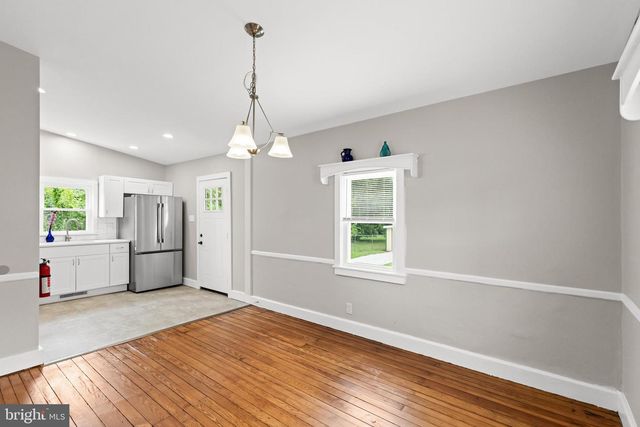 218 E LINDEN ST, Clayton, NJ 08312