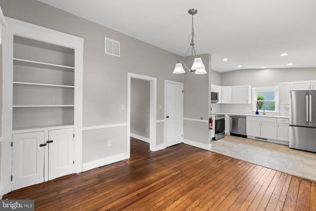 218 E LINDEN ST, Clayton, NJ 08312