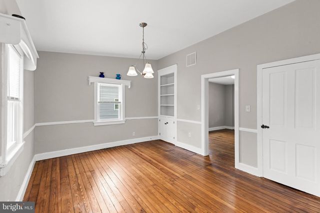 218 E LINDEN ST, Clayton, NJ 08312