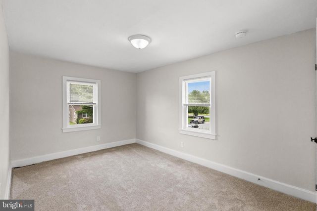 218 E LINDEN ST, Clayton, NJ 08312
